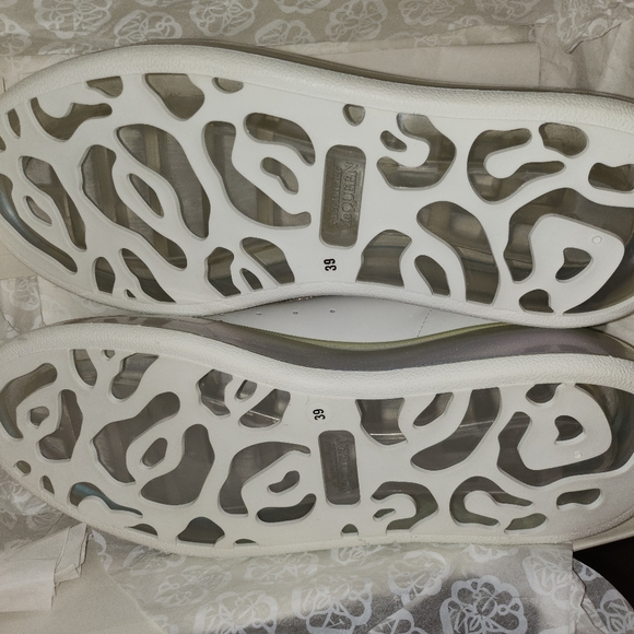 Alexander McQueen Women's Sneakers Sz EU 39 (2 colors Black & White) - Picture 6 of 16